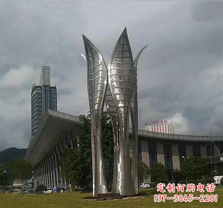 南阳不锈钢公园大型抽象树叶雕塑