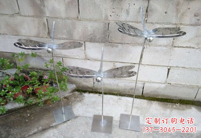 南阳动物雕塑不锈钢蜻蜓的精美镜面