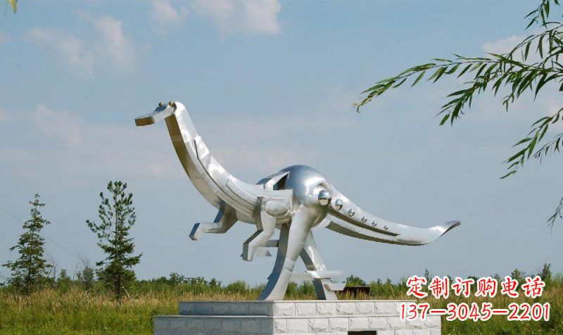 南阳不锈钢公园动物鸭嘴龙雕塑