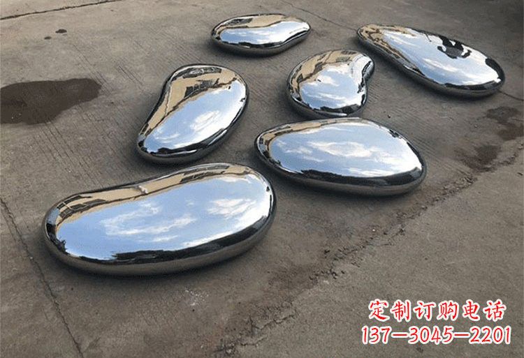 南阳不锈钢水滴雕塑让公园更加美丽