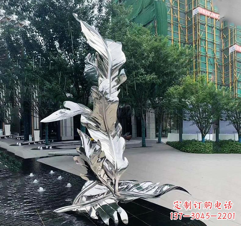 南阳不锈钢公园树叶雕塑