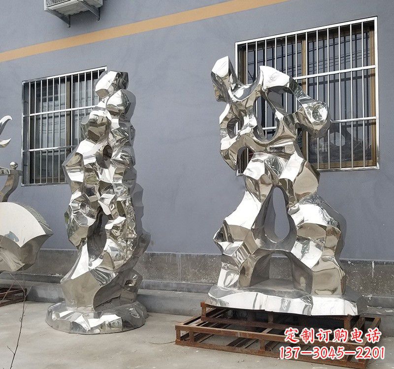 南阳太湖石雕塑精美的艺术品