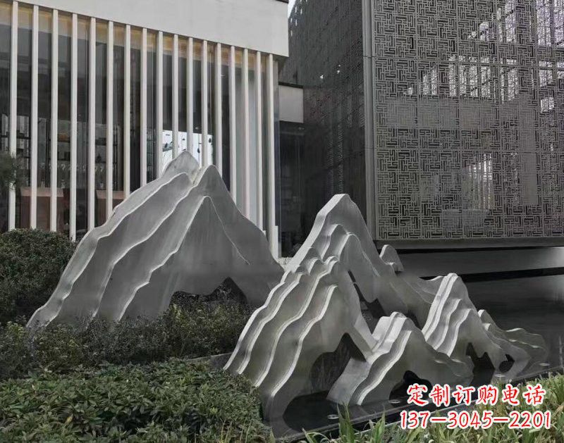 南阳不锈钢公园小区精美的假山雕塑
