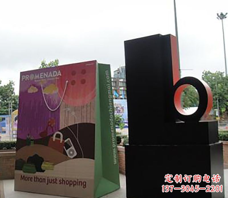 南阳不锈钢购物袋公园雕塑