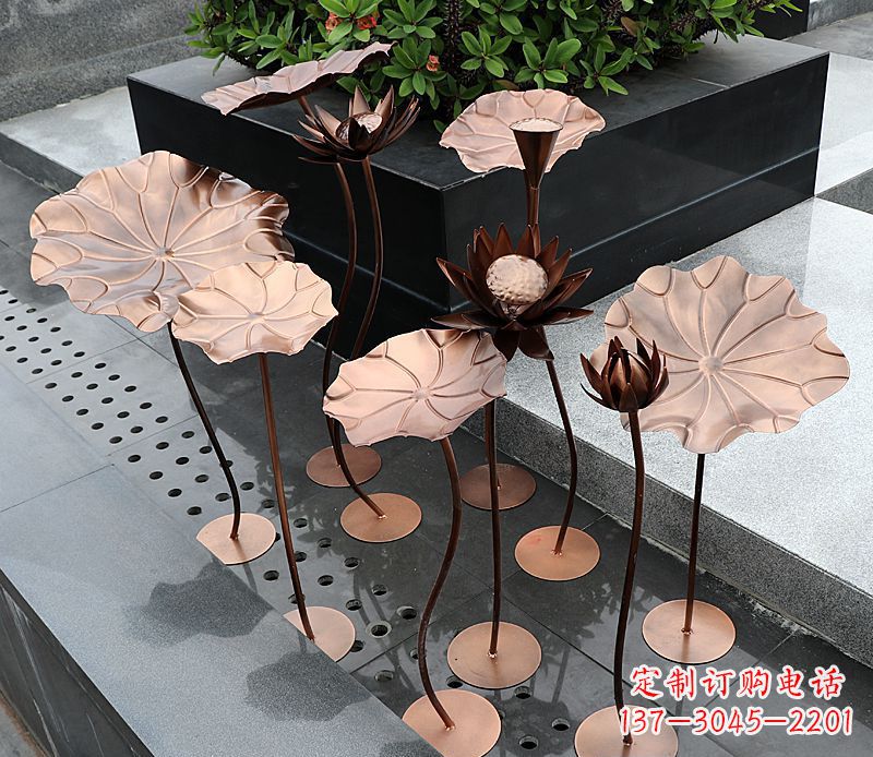 南阳不锈钢古铜色荷花雕塑传承传统文化的精美艺术品