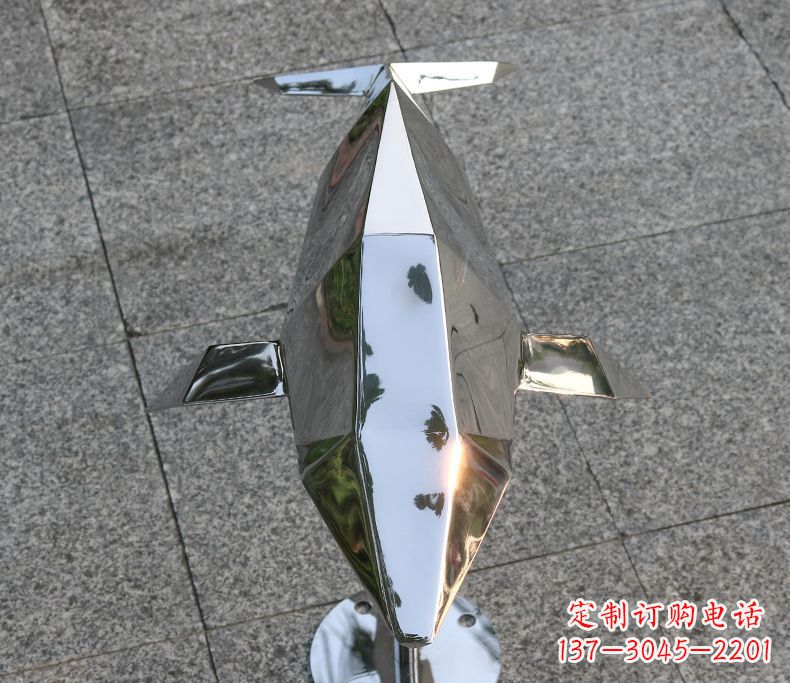 南阳海豚雕塑令不锈钢广场更加灿烂