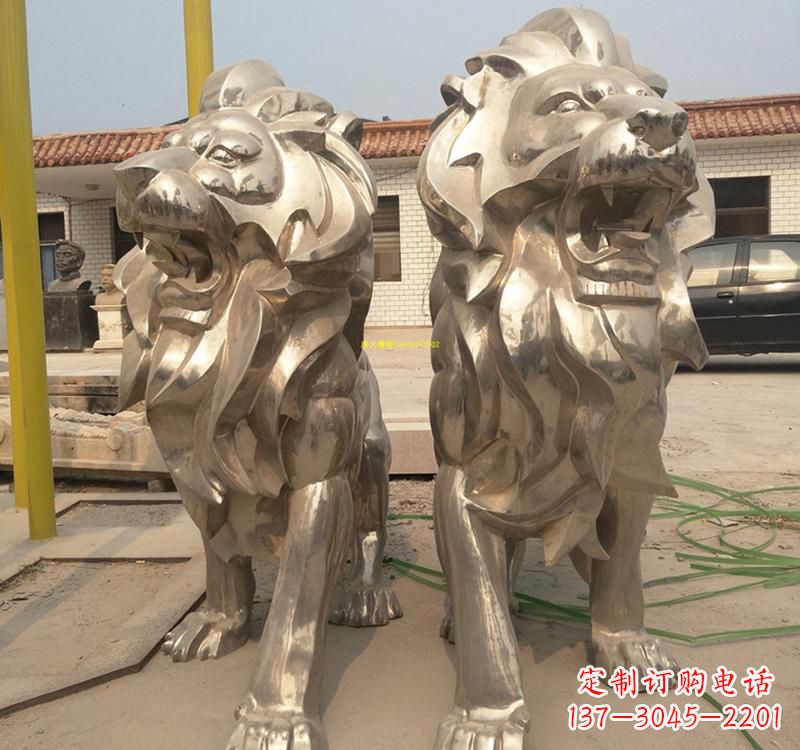南阳不锈钢狮子雕塑象征力量与勇气
