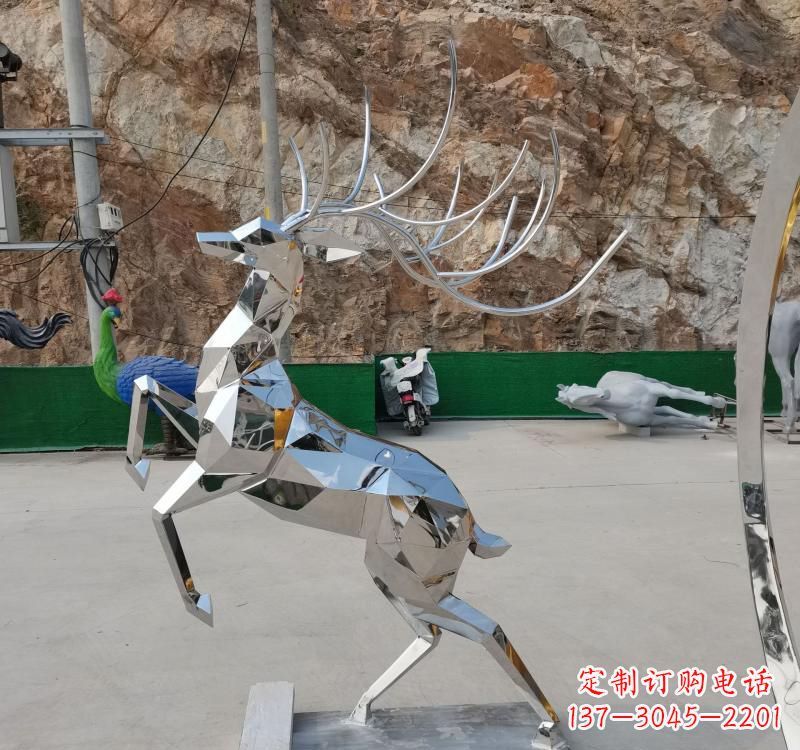 南阳不锈钢广场梅花鹿雕塑