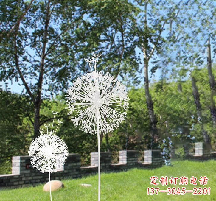 南阳不锈钢广场上的蒲公英雕塑