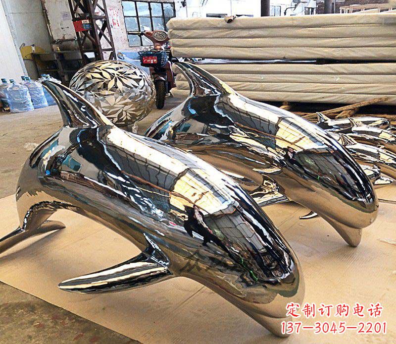 南阳不锈钢海豚雕塑传承美丽的海洋文化