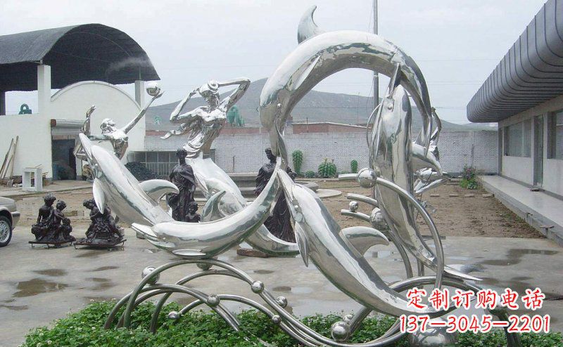 南阳不锈钢海豚的灵动嬉戏