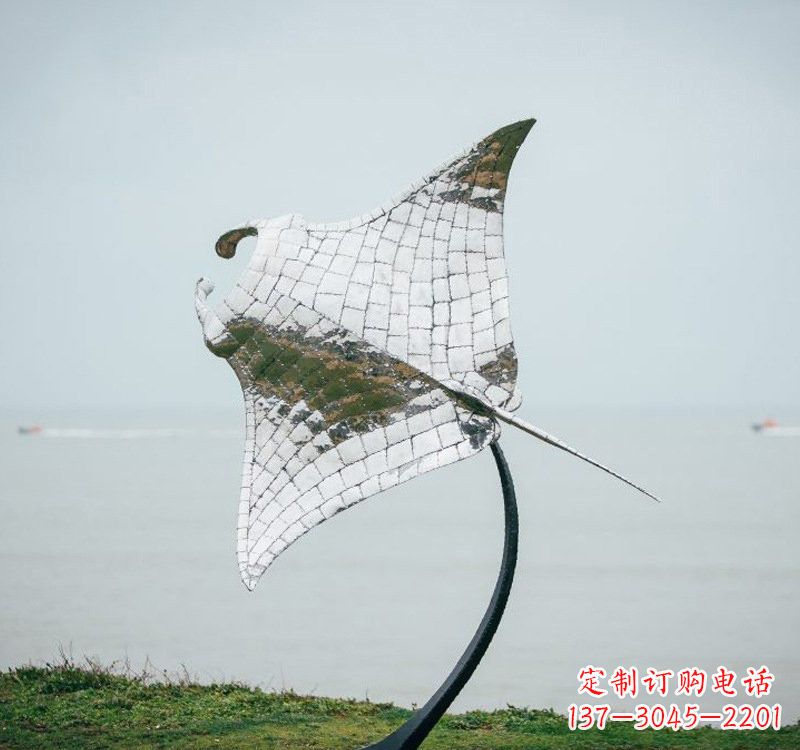 南阳不锈钢海洋动物蝠鲼雕塑艺术与环保的完美结合
