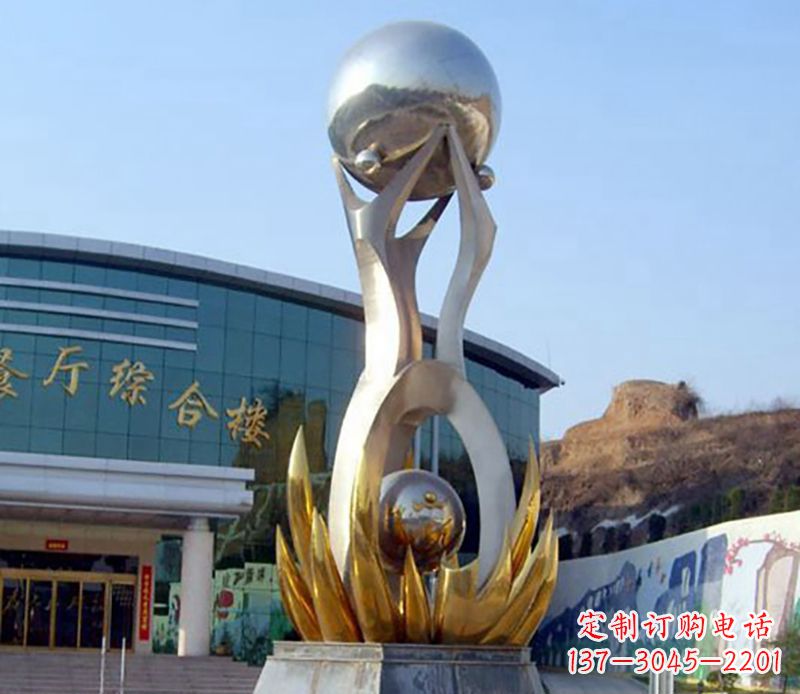 南阳不锈钢荷叶托球雕塑艺术之美