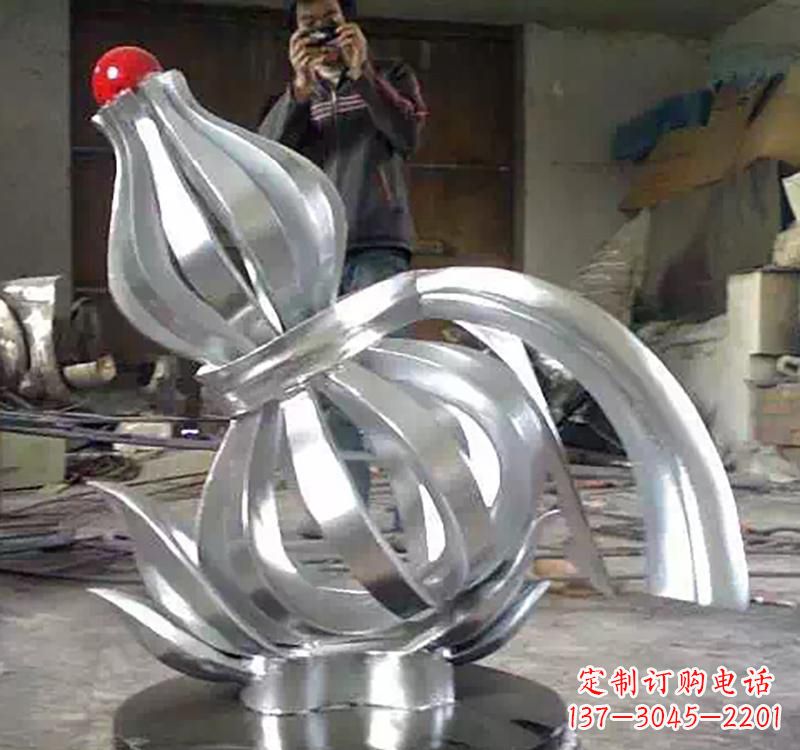 南阳不锈钢葫芦雕塑精美而传统