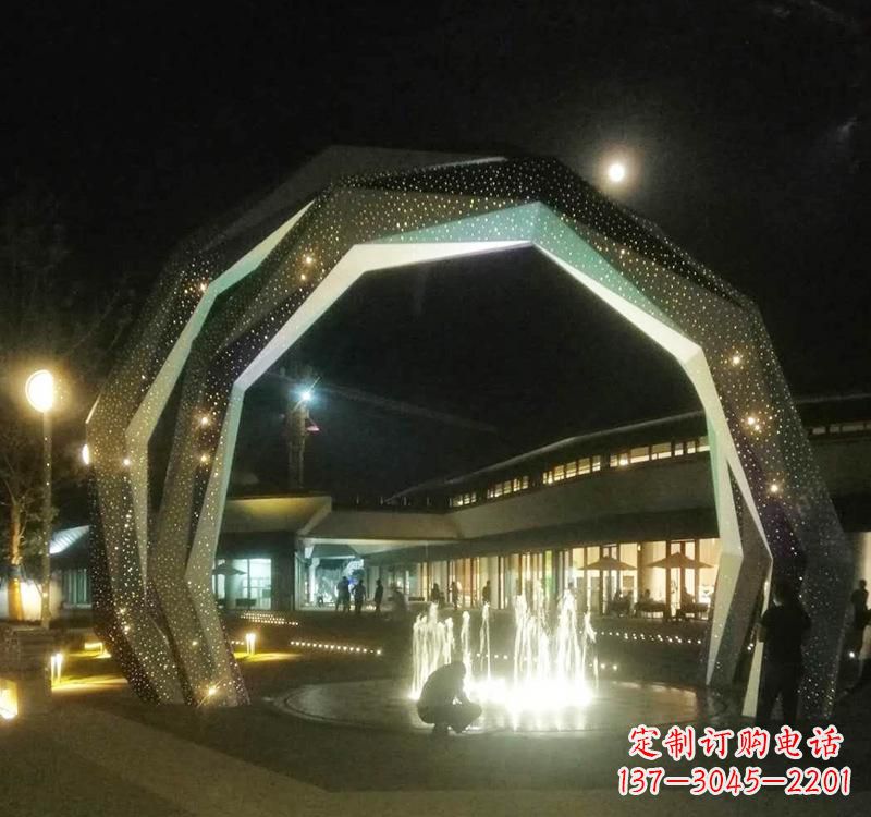 南阳不锈钢户外拱门雕塑精美线条点缀美景