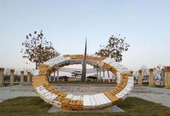 南阳不锈钢公园的二十四节气日晷雕塑