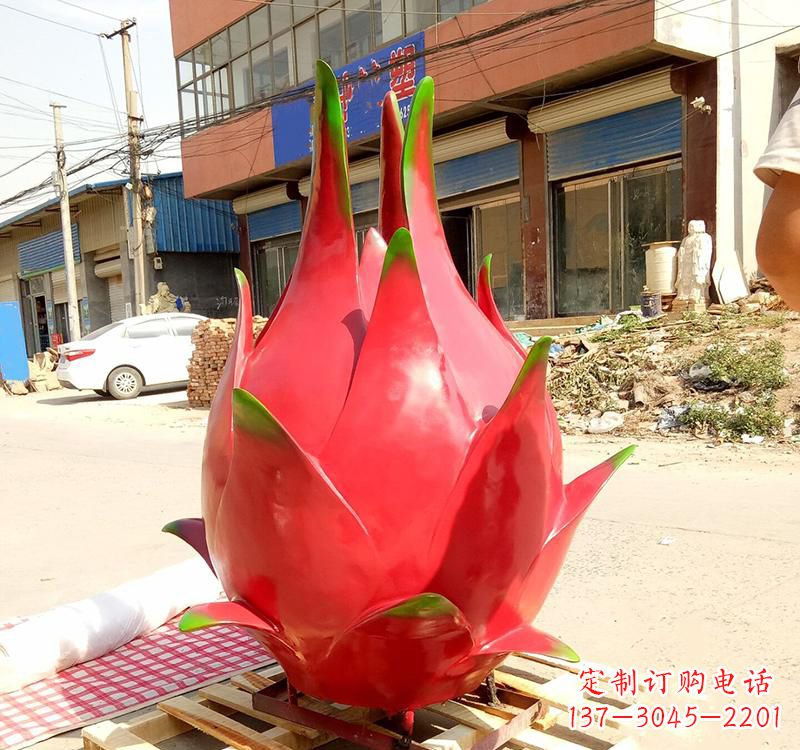 南阳不锈钢火龙果雕塑2