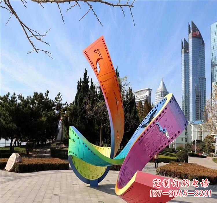 南阳波浪状的不锈钢胶卷雕塑