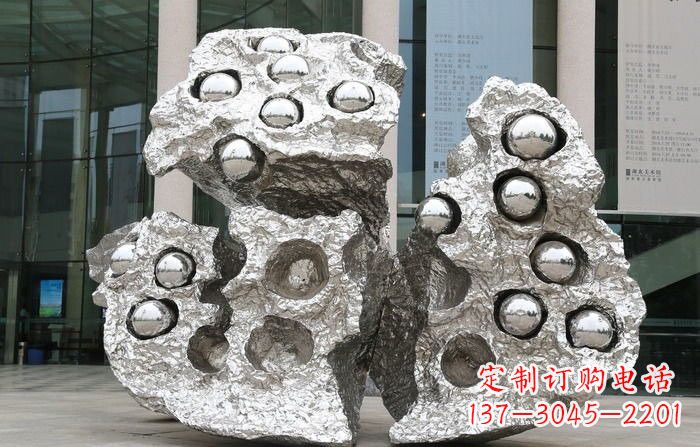 南阳不锈钢莲蓬雕塑——传承古老文化的艺术瑰宝