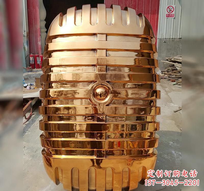南阳不锈钢话筒雕塑传承历史的象征