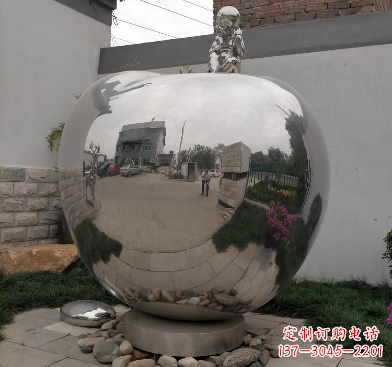 南阳不锈钢金色苹果雕塑