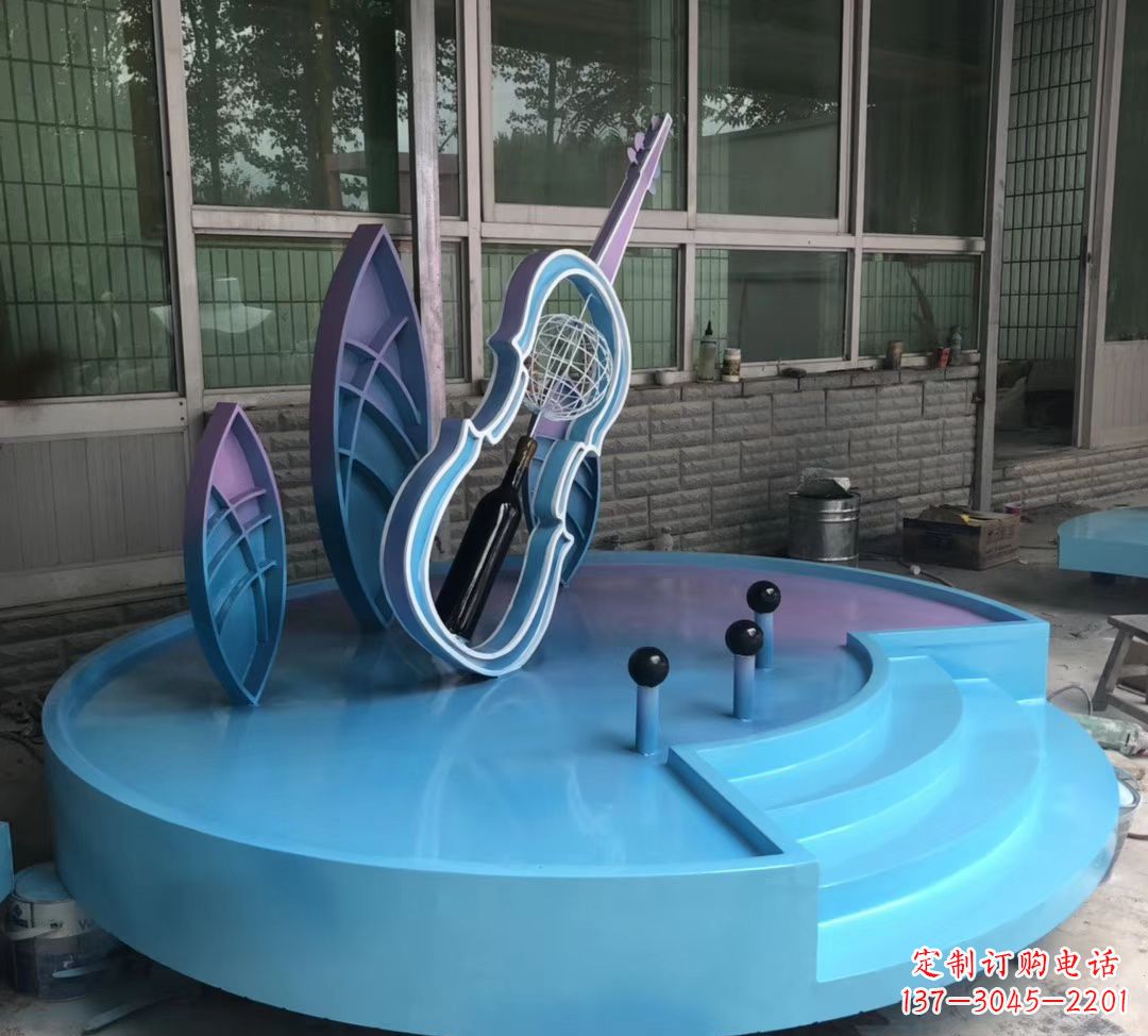 南阳大提琴雕塑精致的艺术瑰宝