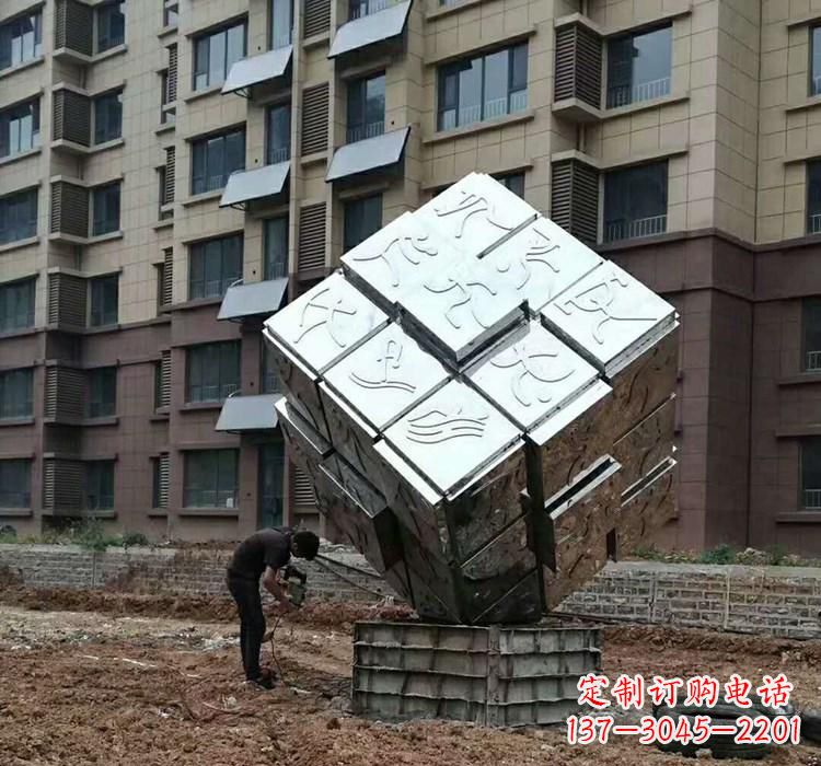 南阳不锈钢景观魔方雕塑——现代科技的精妙结合