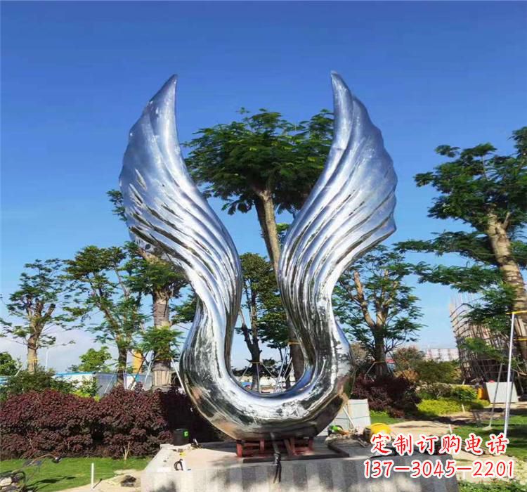 南阳精美不锈钢翅膀雕塑