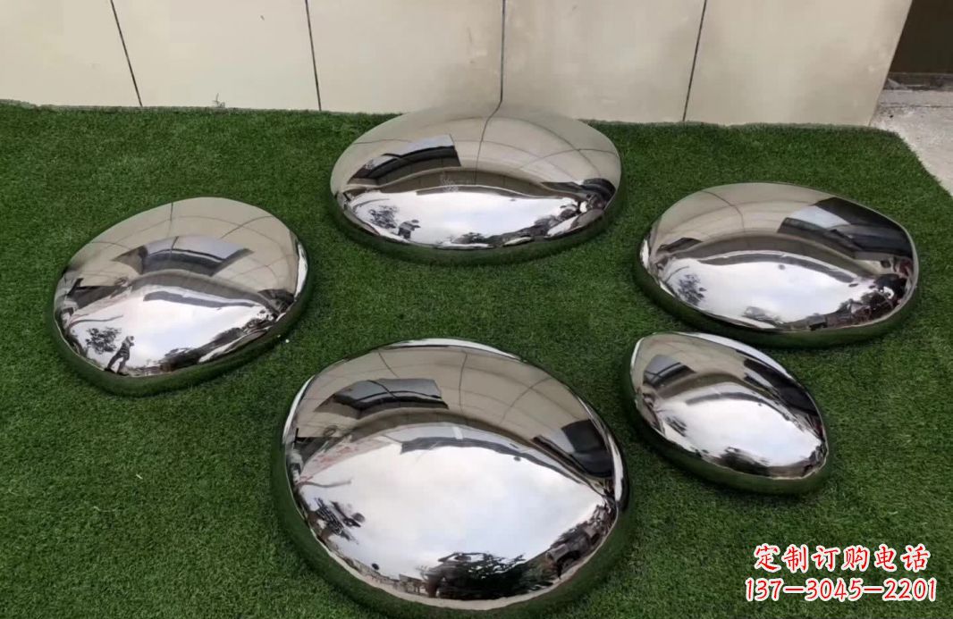 南阳不锈钢镜面鹅卵石雕塑12