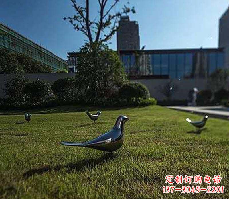 南阳不锈钢镜面鸽子雕塑象征和平与美丽