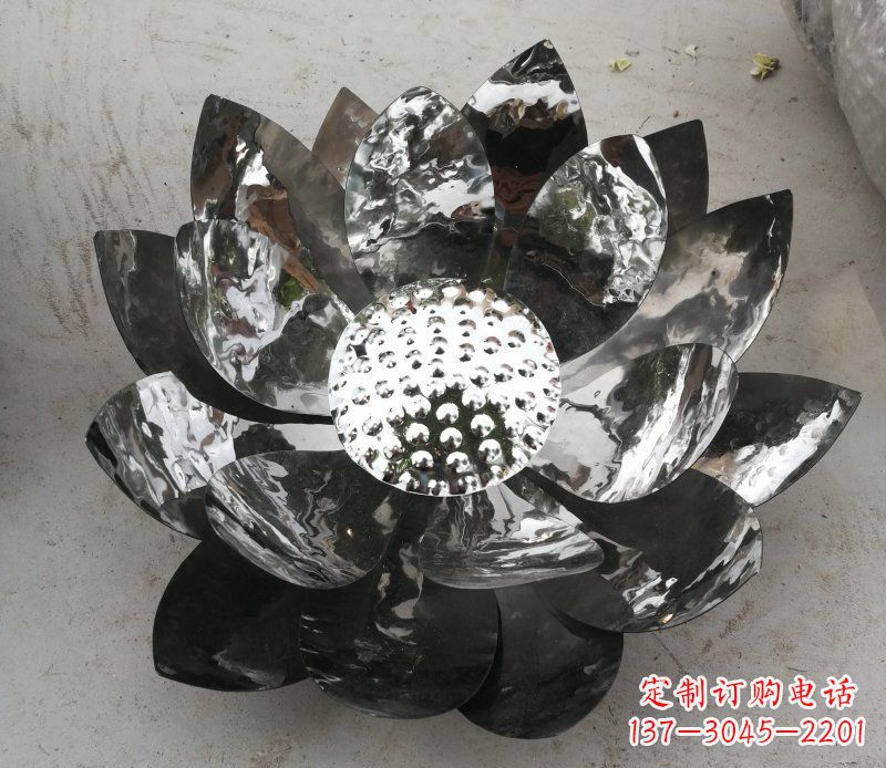 南阳不锈钢镜面荷花公园景观雕塑