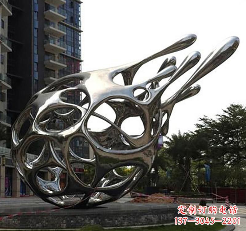 南阳不锈钢镜面火龙果雕塑精致的艺术瑰宝
