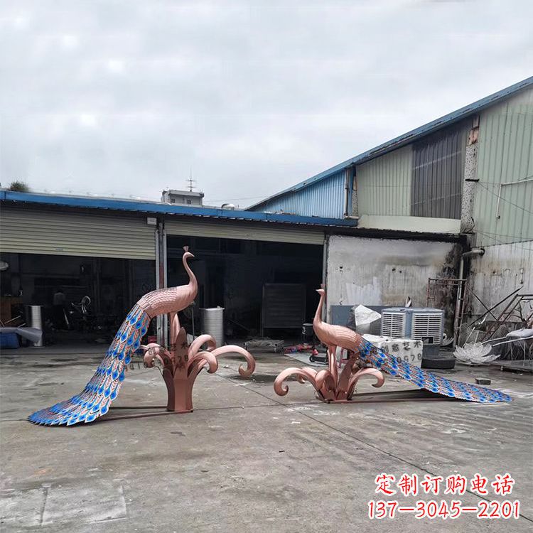 南阳不锈钢孔雀彩色雕塑