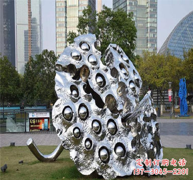 南阳不锈钢莲蓬雕塑源自中国传统文化的精美作品