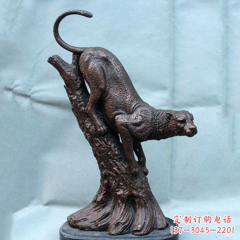 南阳不锈钢猎豹雕塑