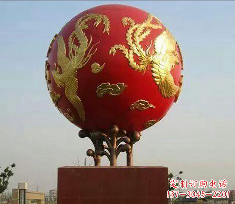 南阳不锈钢龙凤呈祥雕塑传统艺术的精美体现