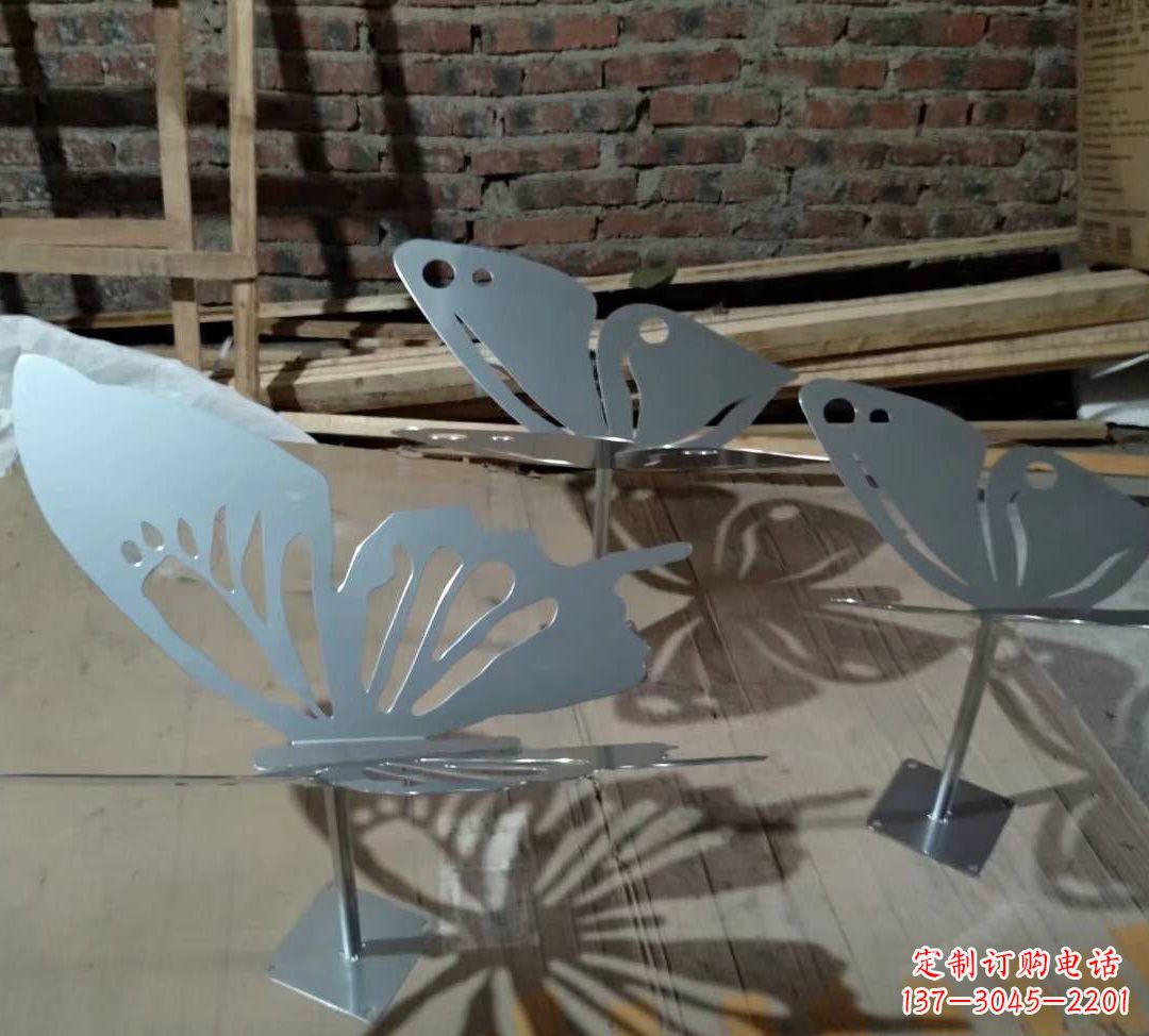南阳蝴蝶之舞不锈钢镂空蝴蝶景观雕塑