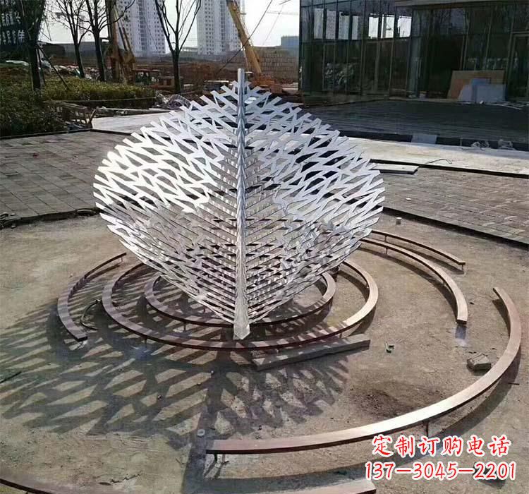 南阳不锈钢镂空景观树叶雕塑