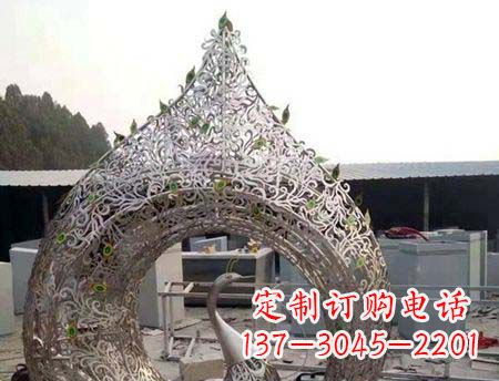南阳不锈钢镂空孔雀雕塑精美的艺术之作