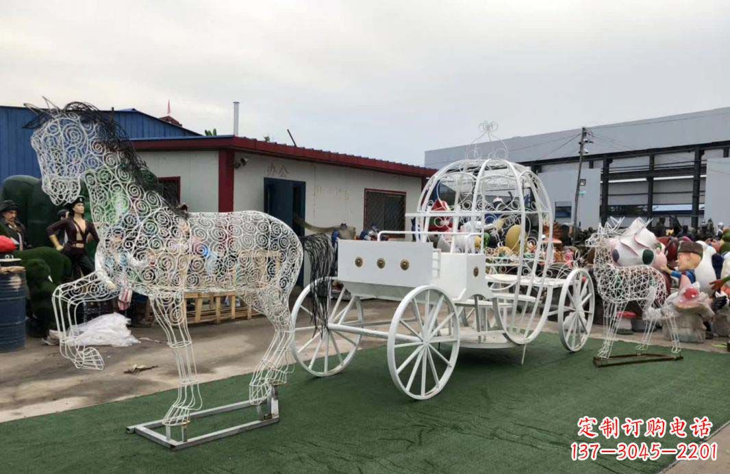 南阳不锈钢镂空欧式马车雕塑精美造型点缀空间
