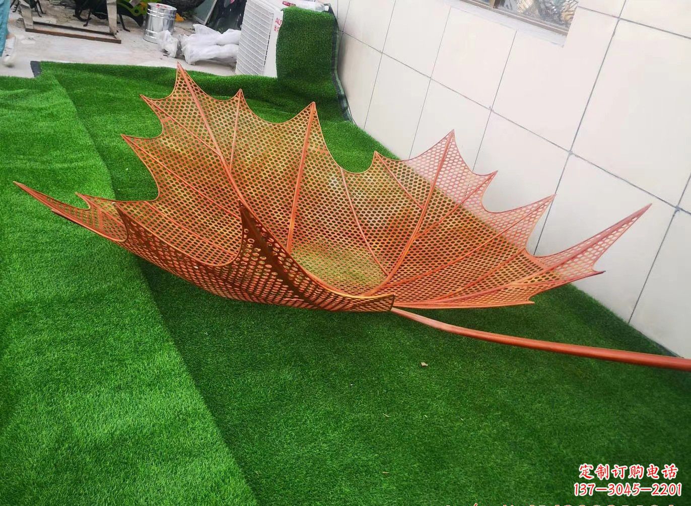 南阳镂空树叶雕塑精彩细节点缀着精美自然风景