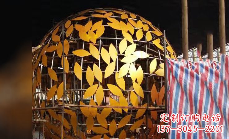 南阳不锈钢镂空树叶雕塑——精美绝伦
