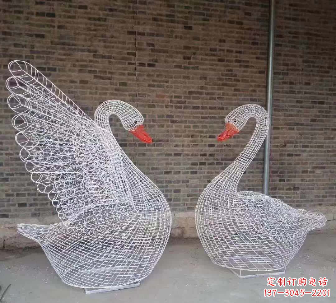 南阳不锈钢镂空天鹅雕塑——美丽动人
