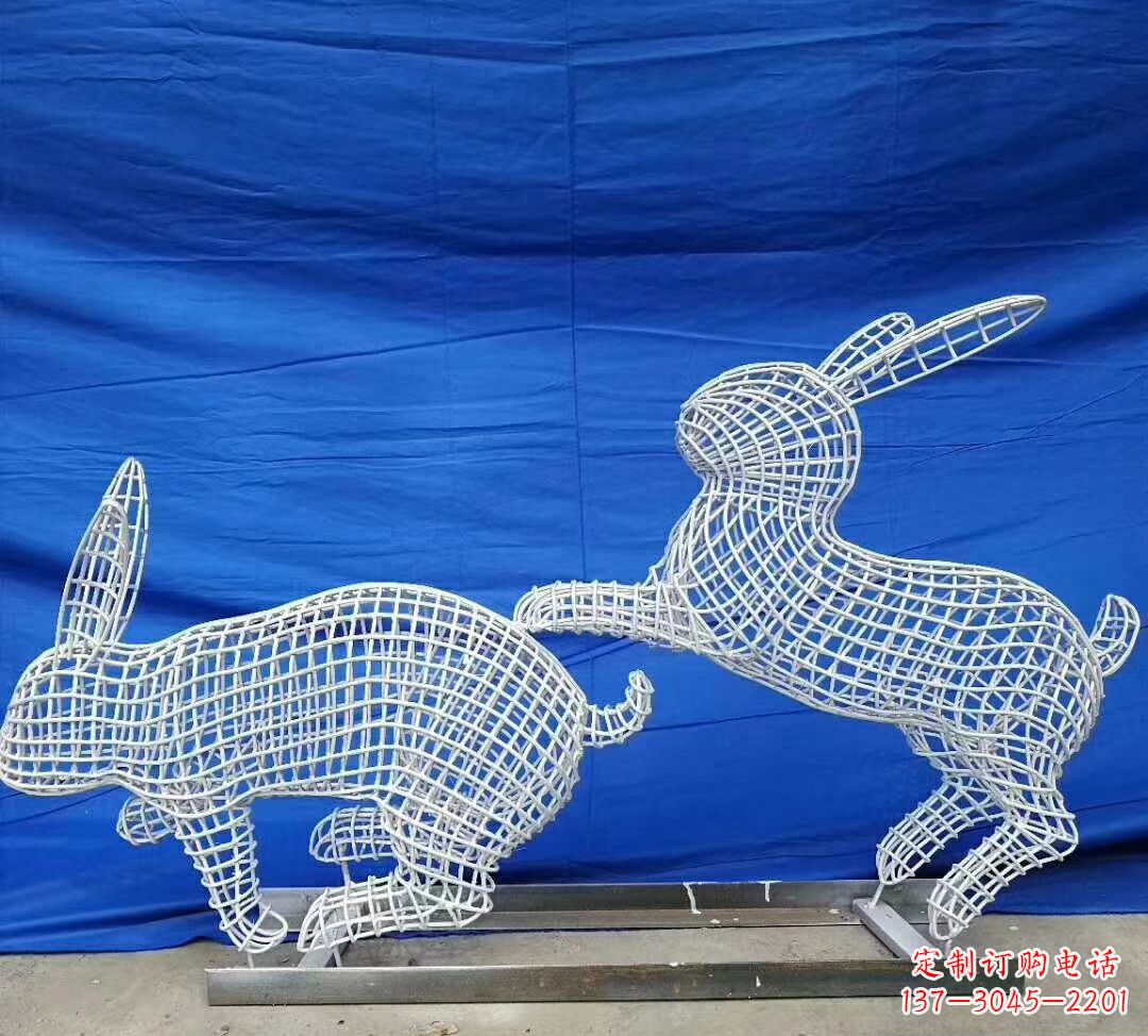 南阳不锈钢镂空兔子精美雕塑展现可爱