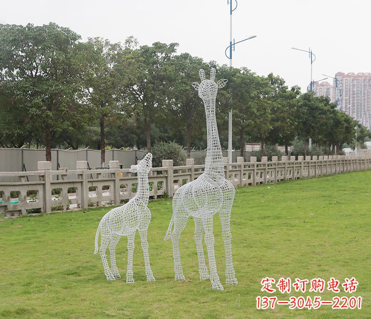 南阳精美的不锈钢长颈鹿雕塑