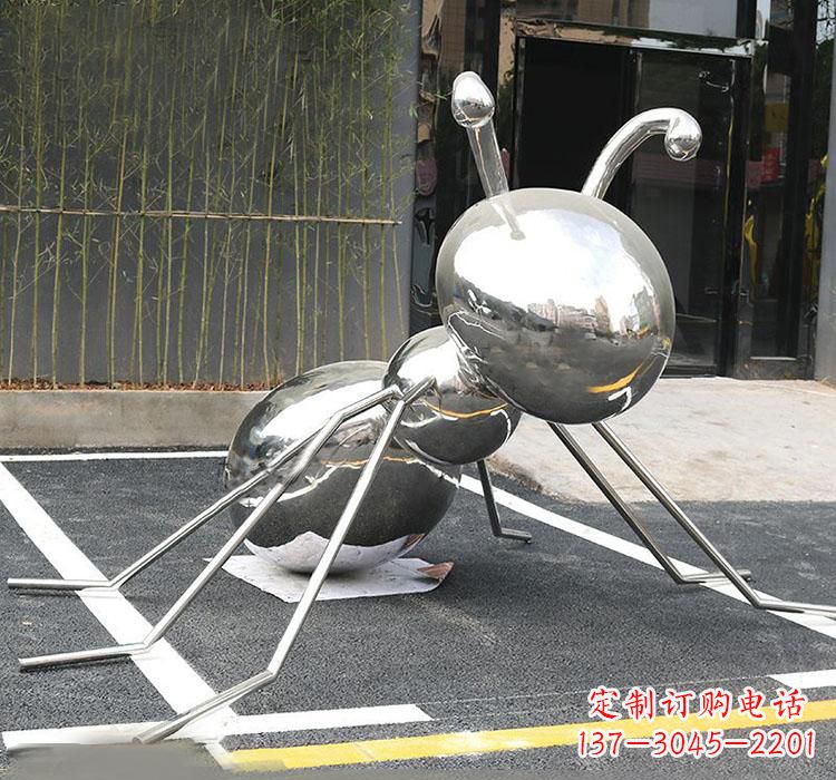 南阳不锈钢蚂蚁雕塑象征着勤劳与坚毅