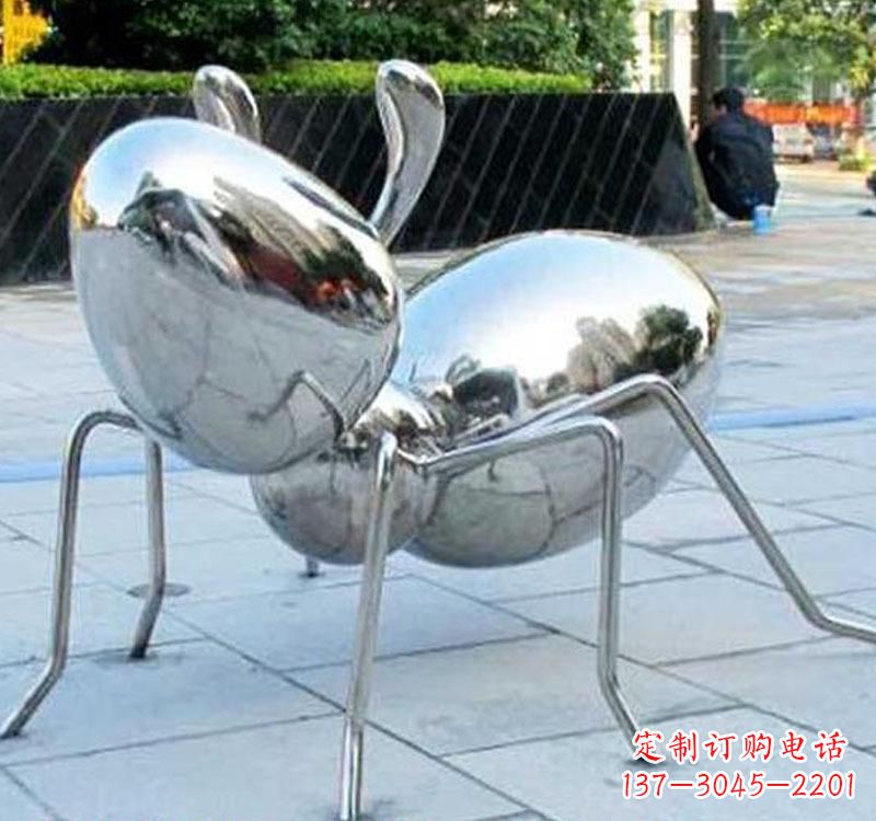 南阳不锈钢蚂蚁雕塑一座象征努力的艺术作品