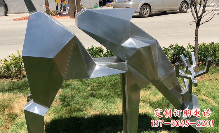 南阳不锈钢梅花鹿雕塑给公园带来美丽风景