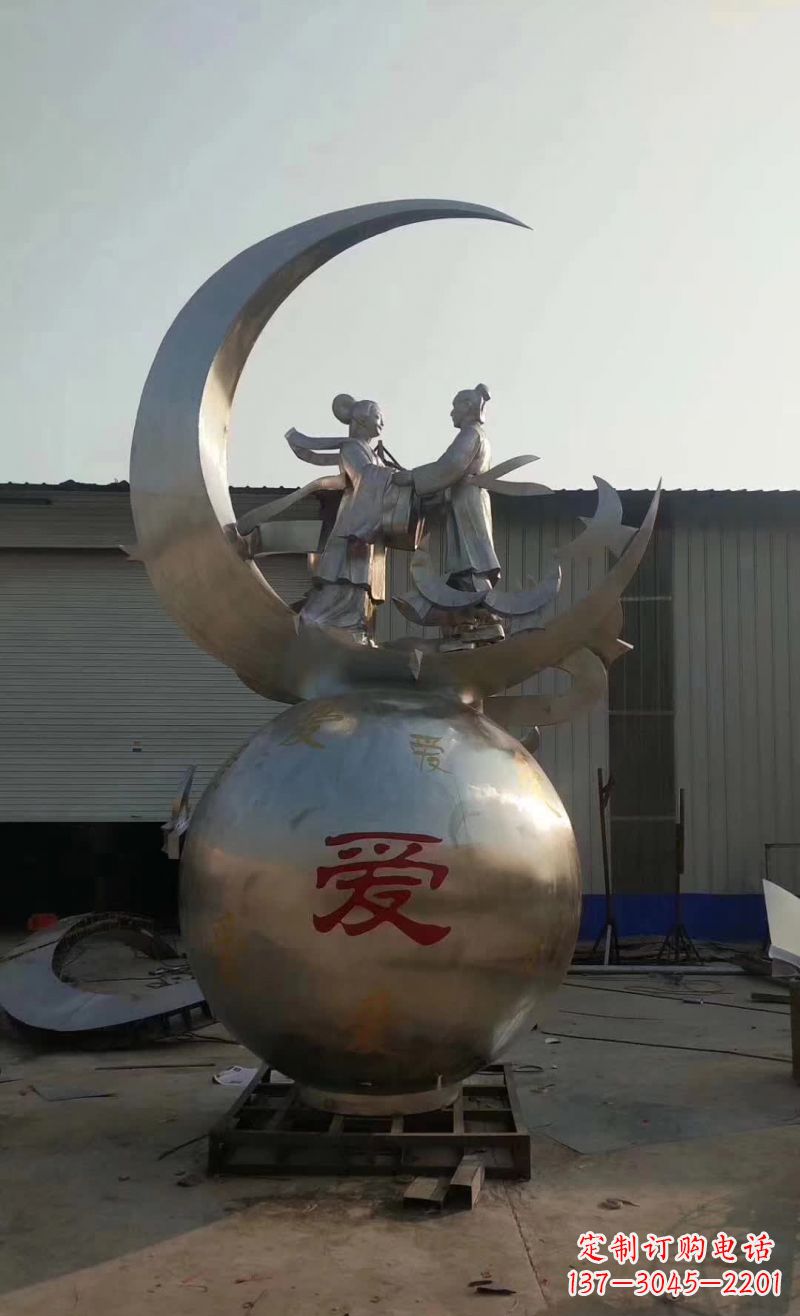 南阳不锈钢牛郎织女雕塑传承爱情的象征