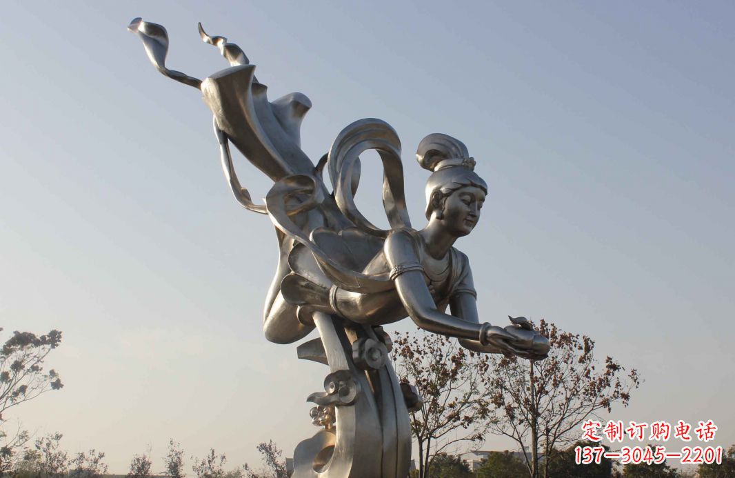 南阳蟠桃祈福精美不锈钢雕塑